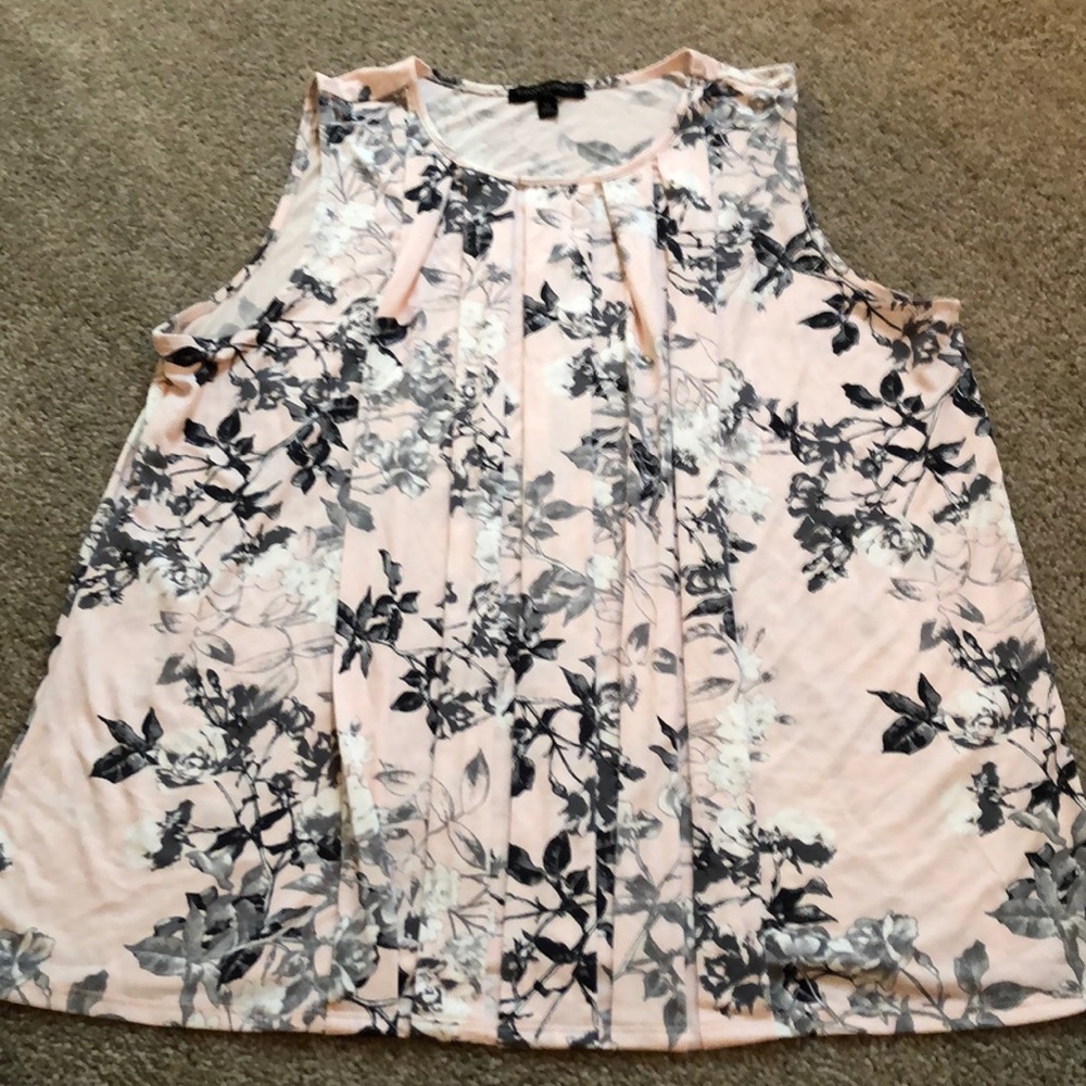 Sweet pink floral Banana Republic tank XL!